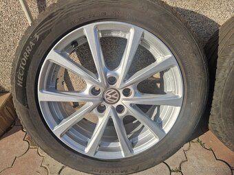 VW, Letna sada pneu na diskoch 215 55 r17 len 7000km - 5