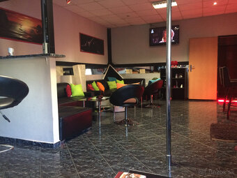 Komerčný priestor priamo na námestí v centre mesta Šahy - 5