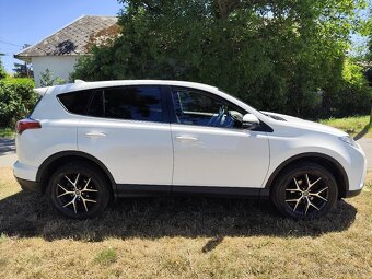 Toyota RAV4 2.0 diesel ročník 2017 - 5