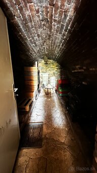 Ponúkam na predaj 2 viničné domčeky. - 5