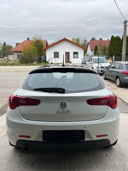 Alfa Romeo Giulietta 1.6 JTDm Šport = 196531km, 2011  = - 5