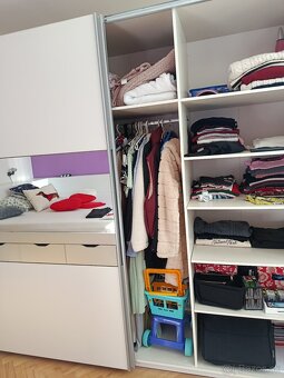 Predám skriňu vhodnú na šatník - 5