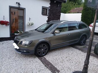 Škoda superb scout - 5
