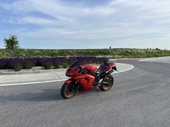 Kawasaki Ninja ZX10R - 5