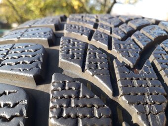 225/55 r17 zimne pneumatiky dunlop - 5