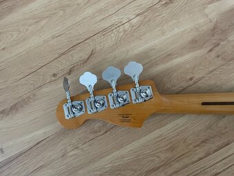 Precision bass SQUIER - 5