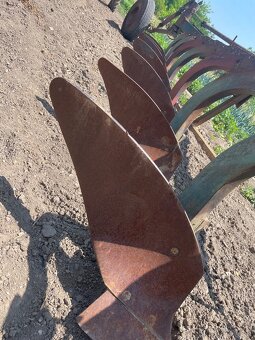 Sejačka Mistral 6000 a 7-radličný pluh - 5