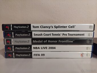 Sony PlayStation 2 (PS2) Slim + 2 ovládače + 5 hier - 5