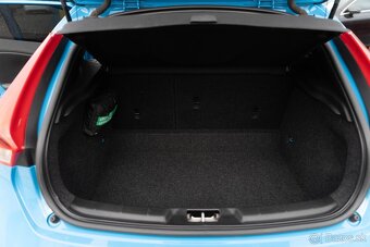 Volvo V40 D4 2.0L R- Desing - 5
