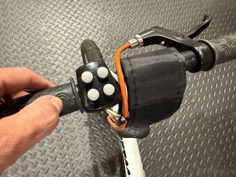 Odrazadlo Yedoo OneToo s policajnou sirenou - 5