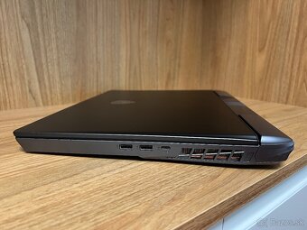 MSI Vector 16 HX A13VHG - 5