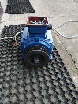 Elektromotor 4kw, 2880 ot /min, 400V - 5