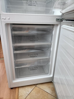 Chladnicka Gorenje RK4182PW4 - 5