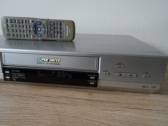 Špičkový videorekordér PANASONIC NV-HV61, 6 hlav,Hifi Stereo - 5