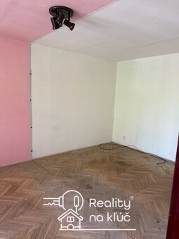 Na predaj veľký 2-izbový byt s balkónom na Podzámskej ulici - 5
