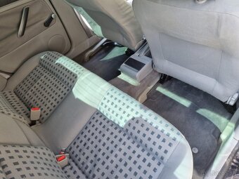 Volkswagen Passat - 5