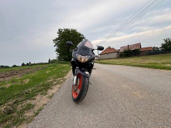 Honda CBR600 f4 - 5