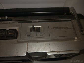 Rádio magnetofón Hitachi TRK 6801E - 5