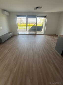 3 izb. byt s vlastným pozemkom + 2 parkovacie miesta - 5