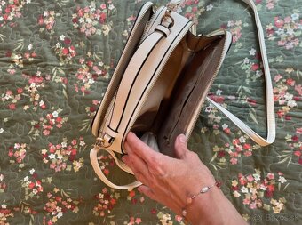 biela crossbody kabelka - 5