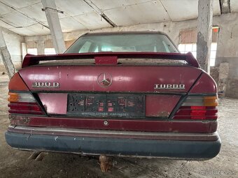 MERCEDES BENZ W124 300D TURBO - 5