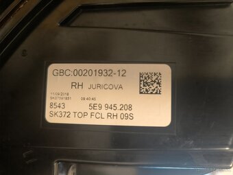 Predám zadné pravé svetlo Octavia 3 combi - 5