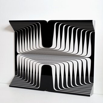 Gio Schiano - Sculpture, Cloned DNA - 42 cm - cast methacryl - 5