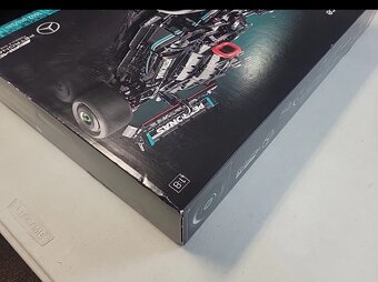 Nové LEGO Technics 42171 Mercedes-AMG F1 W14 E Performance. - 5