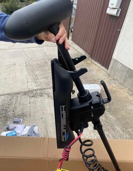Haswing Elektromotor 55LB na dialkové ovládanie s GPS 12V - 5