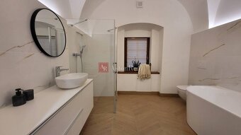 TOP PONUKA - PRENAJMITE si byt priamo v CENTRE BB - 5