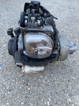 Predám štvortaktný motor HONDA GX 35 - 5