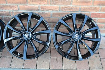 5x114,3 R17 Hlinikove disky Na Toyotu Auris - 5