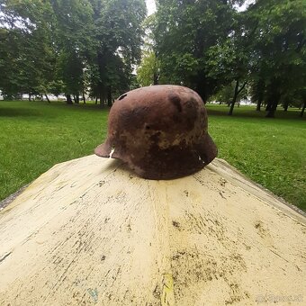 Nemecká prilba 1944 - 5