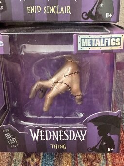 Kov figurky Wednesday -12€ - 5