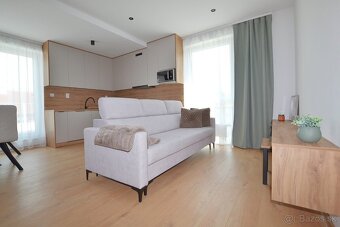 NA PRENÁJOM | 3 izbový byt, strešný s priestrannou terasou - 5