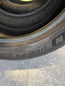 Letné pneu E/SUV 235/45R18 Michelin - 5
