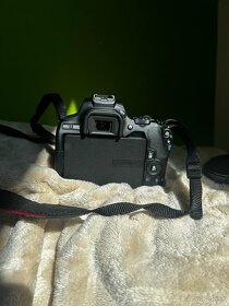 Canon EOS 250D čierny - 5