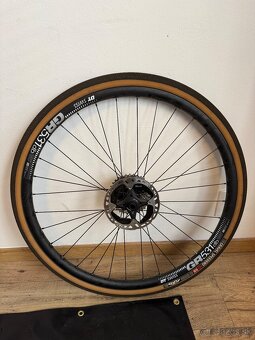 gravel kolesa dt swiss - 5