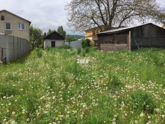 Rozhanovce pozemok s výmerou 3091 m². Vhodný pre 1-až 3 do - 5
