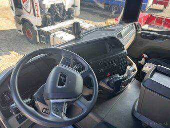 TGS 41.520 8x6 BB CH Trojstranný vyklápač - 5