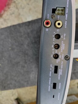 Zosilňovač a subwoofer - 5