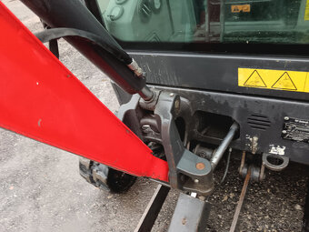 Bobcat E19 Minibagr 1,8 T - - - 5