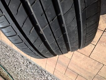 2 ks LETNÉ 275/40 R19 105Y XL NEXEN cca 7-8 mm - LEN 65€/kus - 5