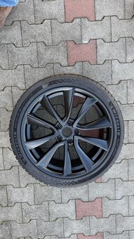 Nové pneumatiky a disky na Tesla Model 3 - 5