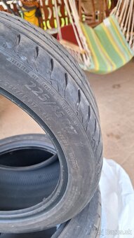 225/45 R17 Y - 5