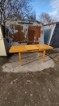 Predám veľký starožitný roztahovaci stôl a 4 x stoličky cen. - 5