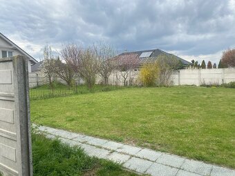 Stavebný pozemok 600m2 so všetkými sieťami - 5