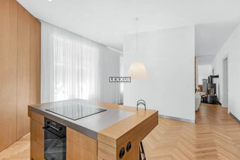 -PRENAJOM Elegantný 5 izbový dom v Starom meste, Bratislava - 5