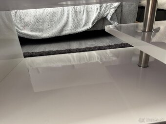 KONFERENČNY STOLÍK - 5