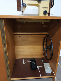 Predám šijací stroj Veritas - 5